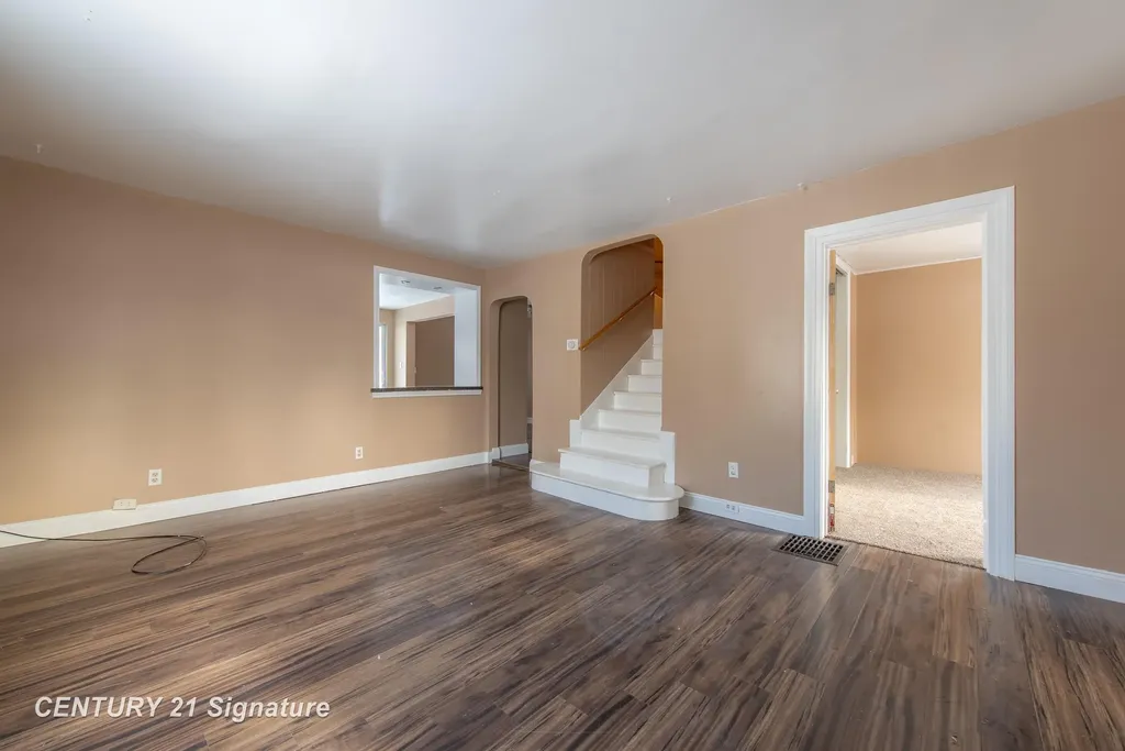 208 W Indian Street Midland City MI 48640