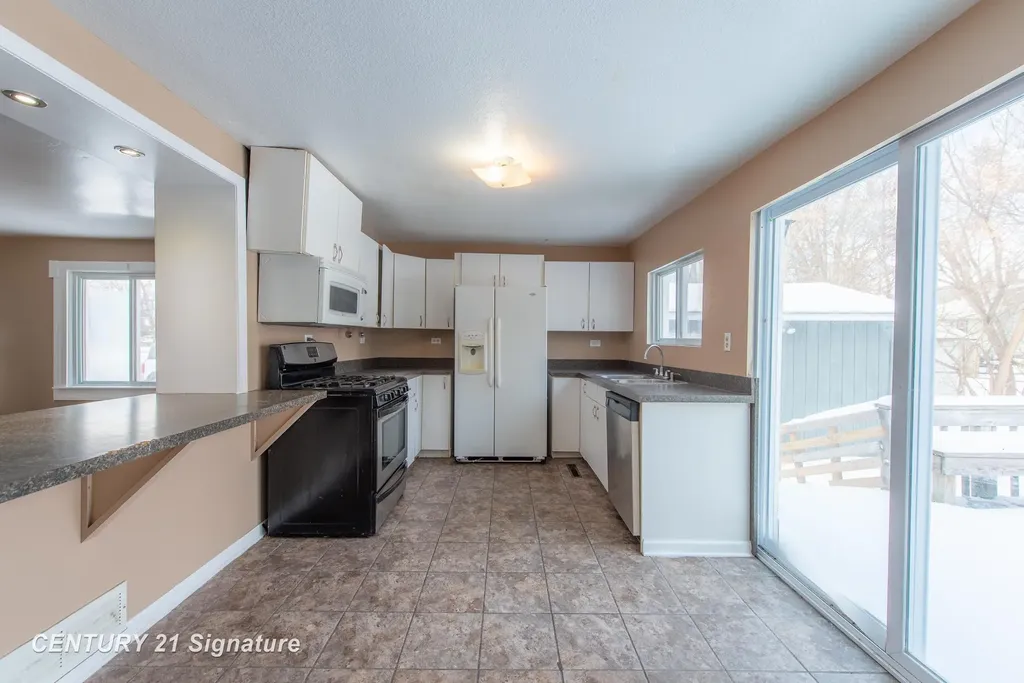 208 W Indian Street Midland City MI 48640