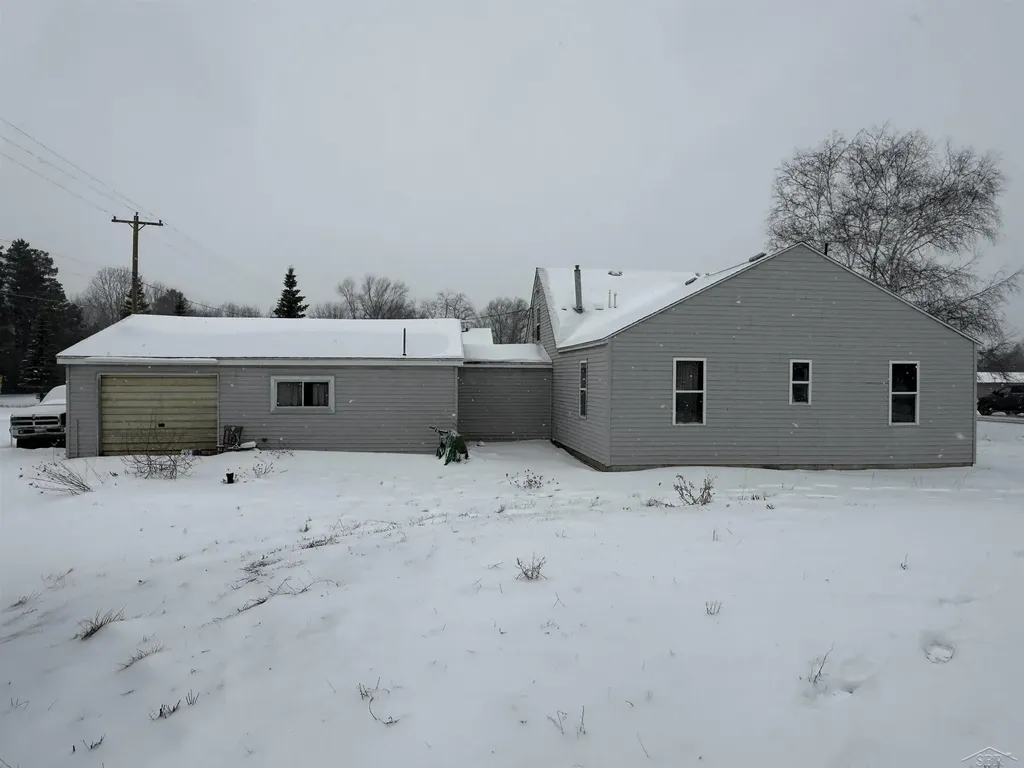 3493 Pine River Road Standish Township MI 48658