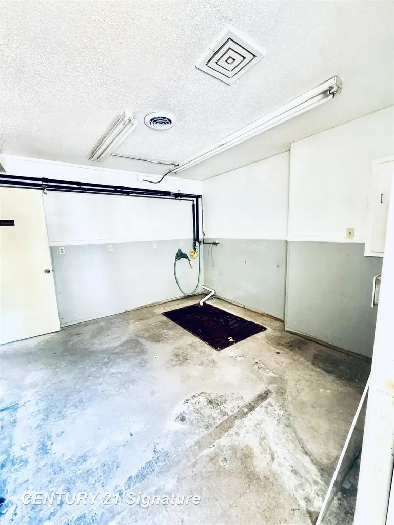3101 S Saginaw Road Midland City MI 48640