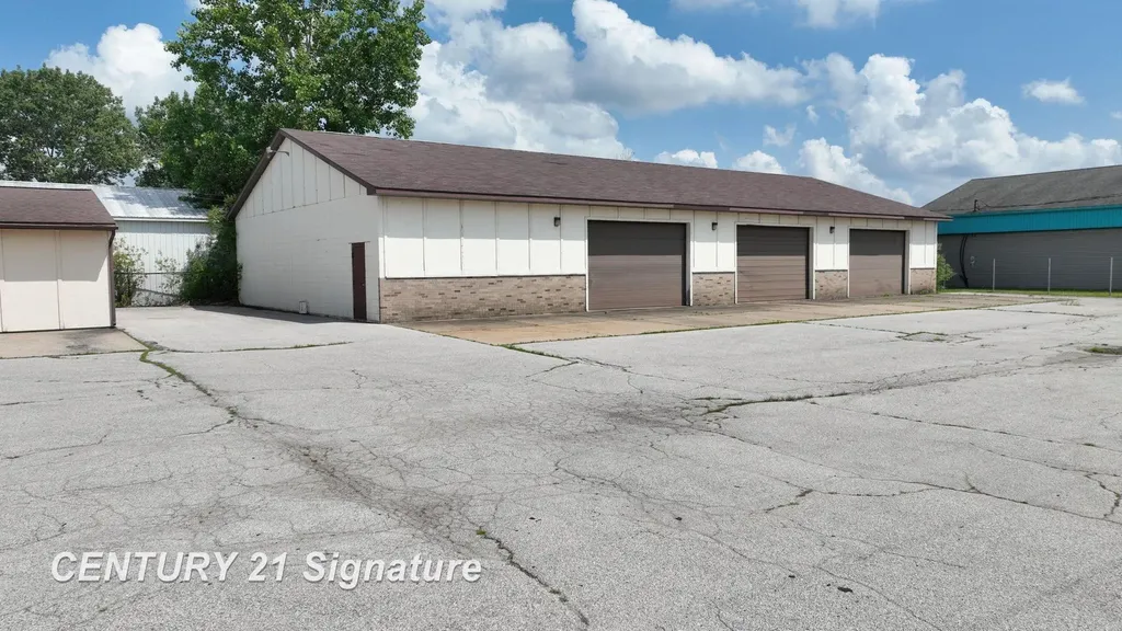 3101 S Saginaw Road Midland City MI 48640