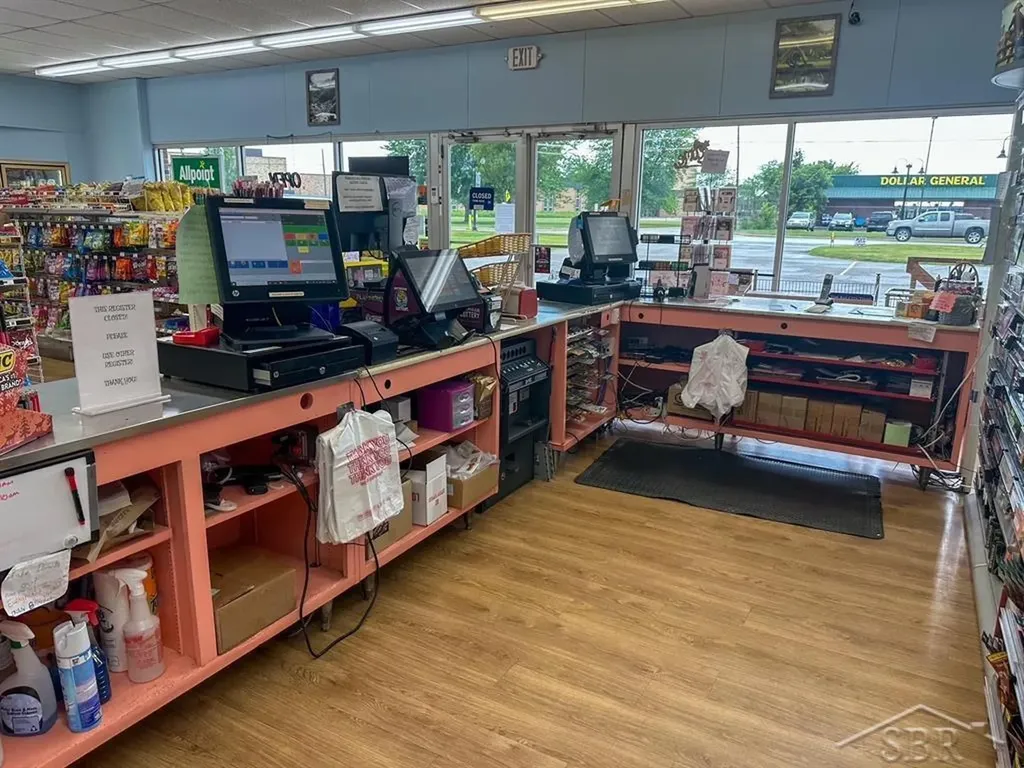 401 W Midland Road Auburn City MI 48611