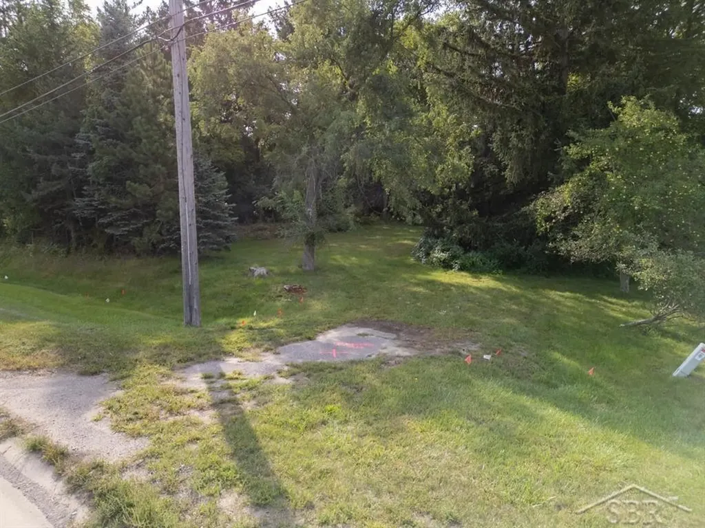 3317 Isabella Street Midland City MI 48640