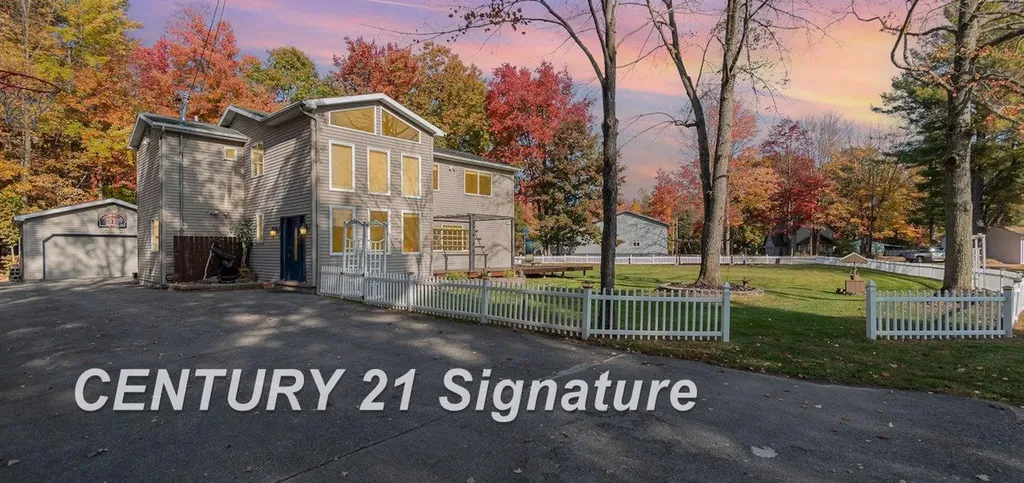 7451 N Narragannett Drive Hope Township MI 48628