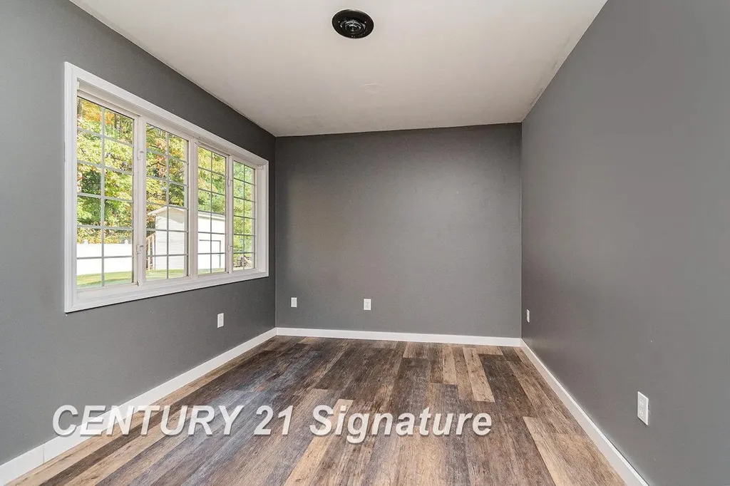 7451 N Narragannett Drive Hope Township MI 48628