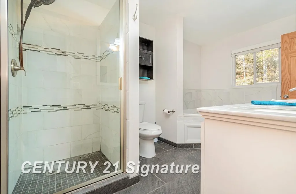7451 N Narragannett Drive Hope Township MI 48628
