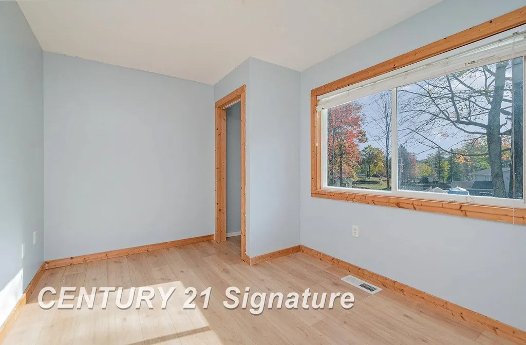 7451 N Narragannett Drive Hope Township MI 48628