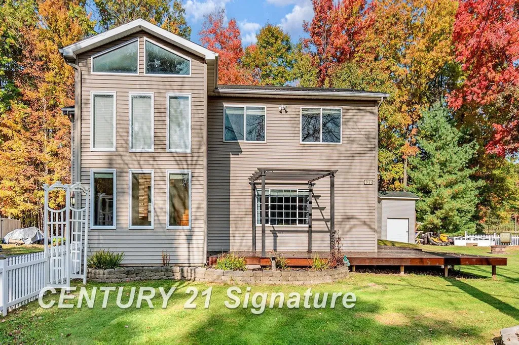 7451 N Narragannett Drive Hope Township MI 48628