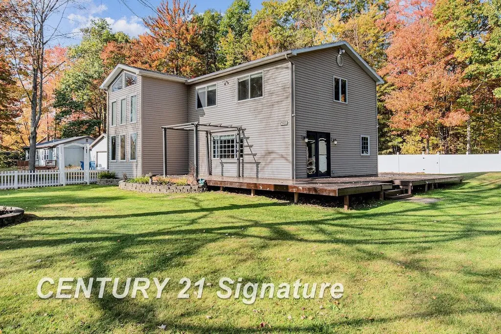 7451 N Narragannett Drive Hope Township MI 48628