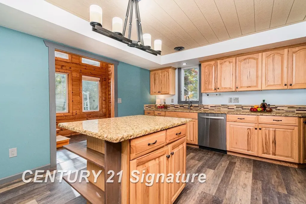 7451 N Narragannett Drive Hope Township MI 48628