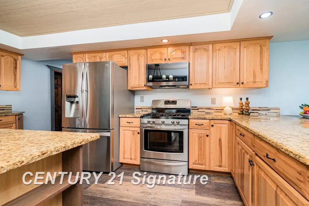7451 N Narragannett Drive Hope Township MI 48628