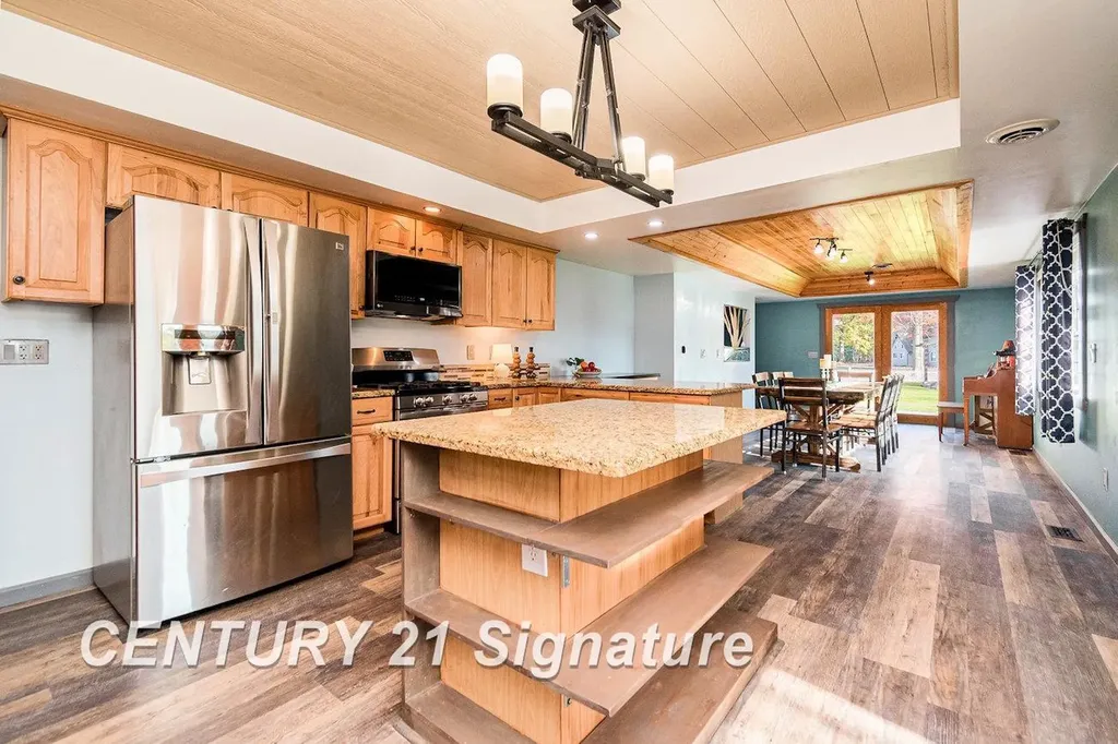 7451 N Narragannett Drive Hope Township MI 48628
