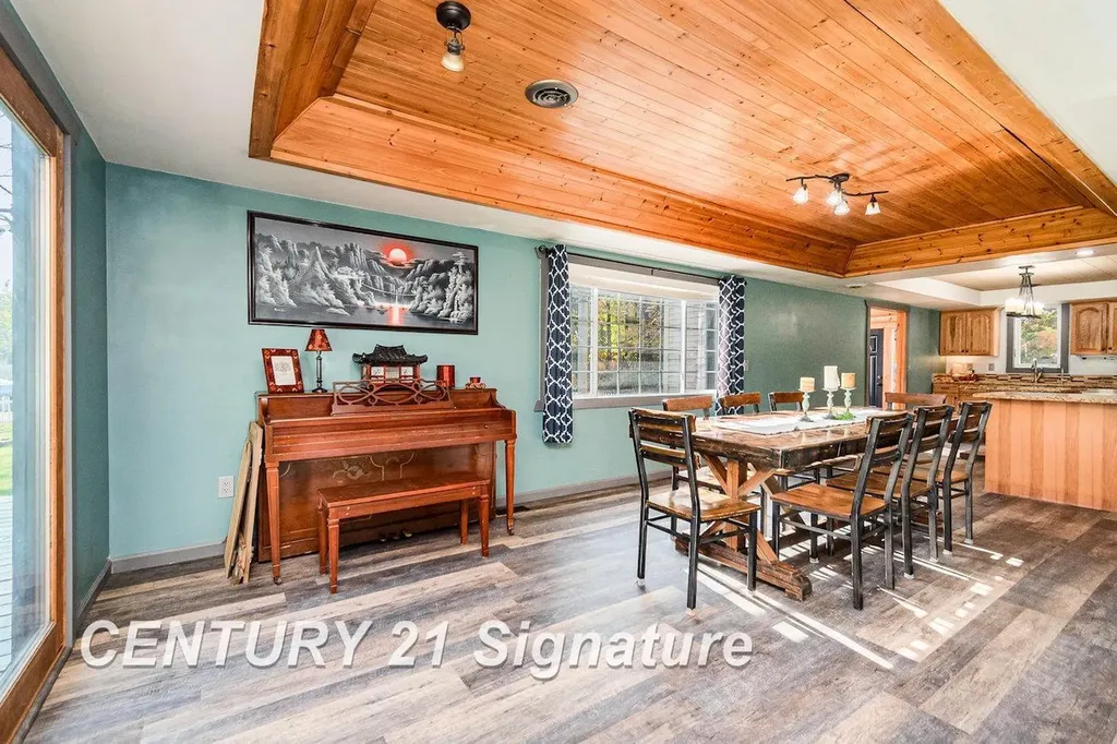 7451 N Narragannett Drive Hope Township MI 48628