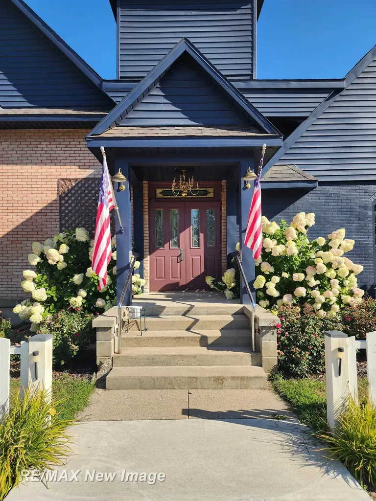 201 E Main Road Sterling Village MI 48659