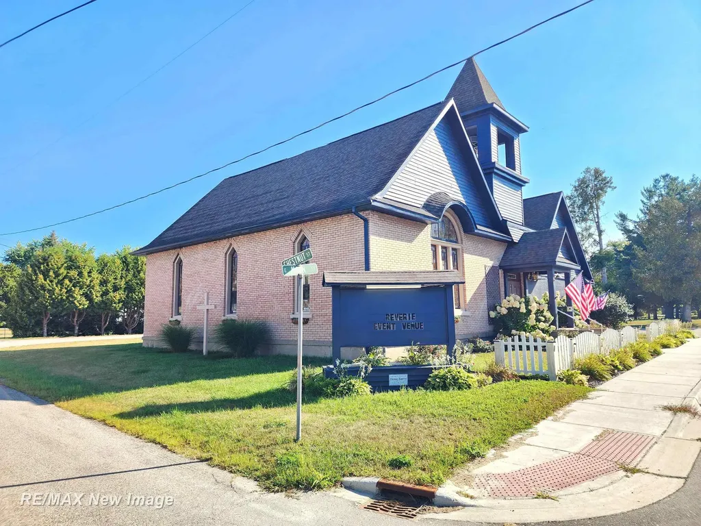 201 E Main Road Sterling Village MI 48659