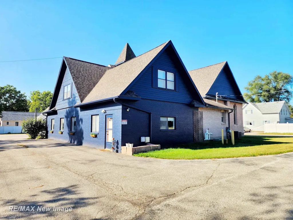 201 E Main Road Sterling Village MI 48659