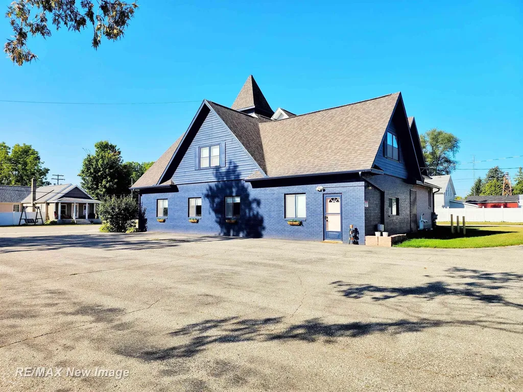 201 E Main Road Sterling Village MI 48659