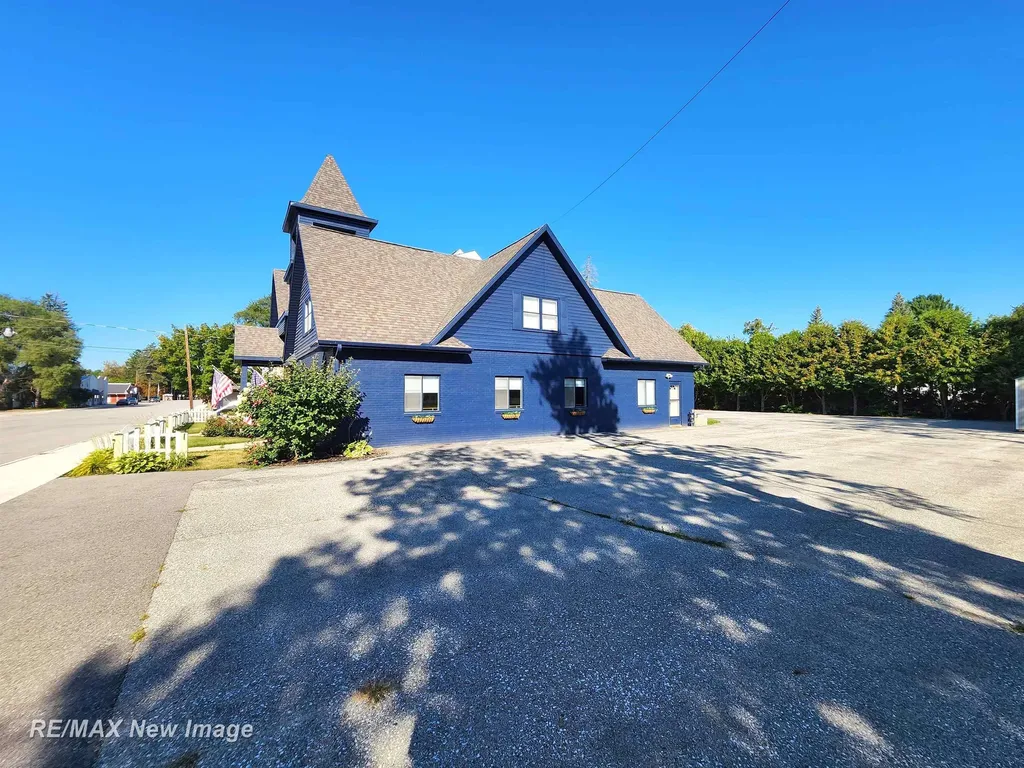 201 E Main Road Sterling Village MI 48659