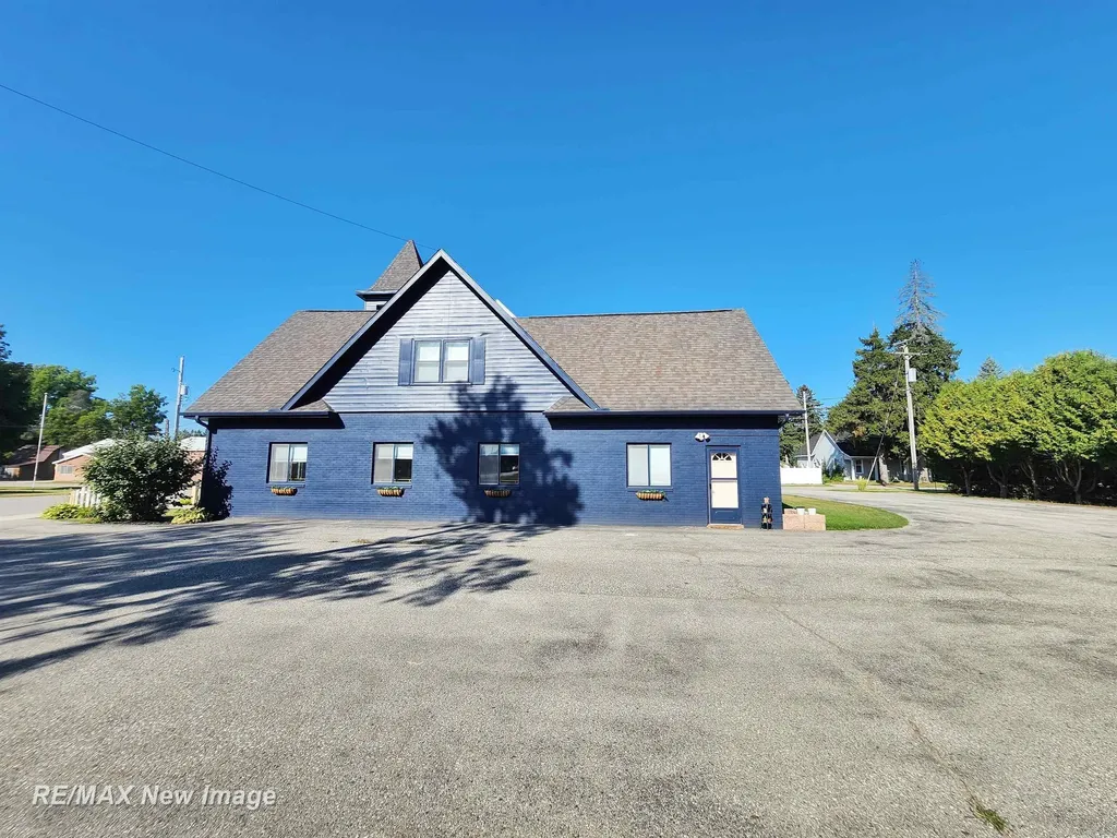 201 E Main Road Sterling Village MI 48659