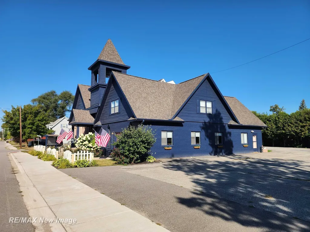 201 E Main Road Sterling Village MI 48659