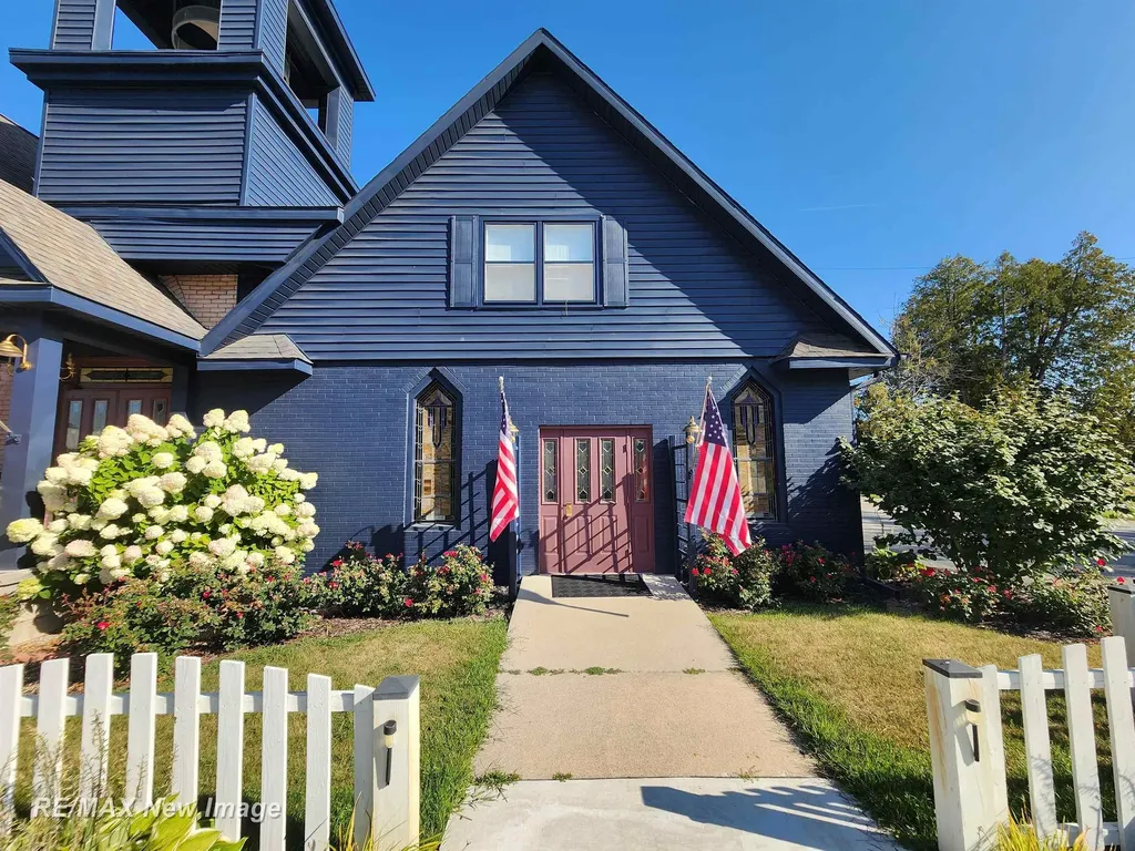 201 E Main Road Sterling Village MI 48659