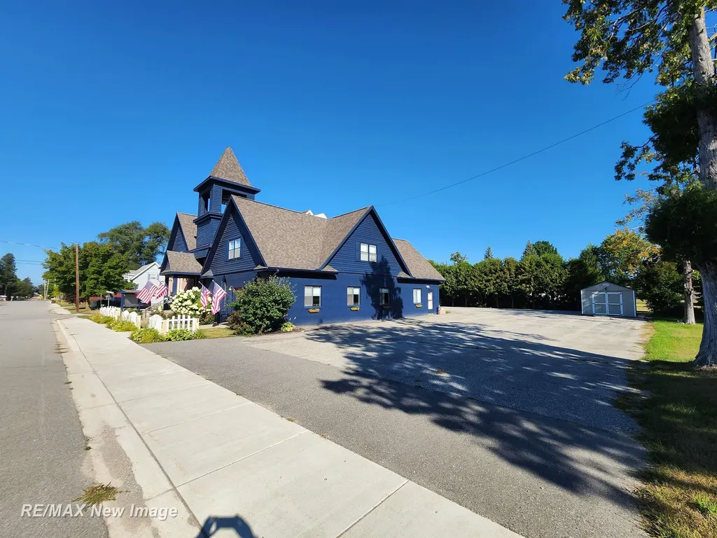 201 E Main Road Sterling Village MI 48659