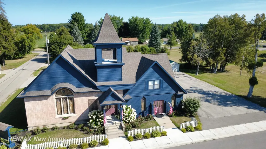 201 E Main Road Sterling Village MI 48659