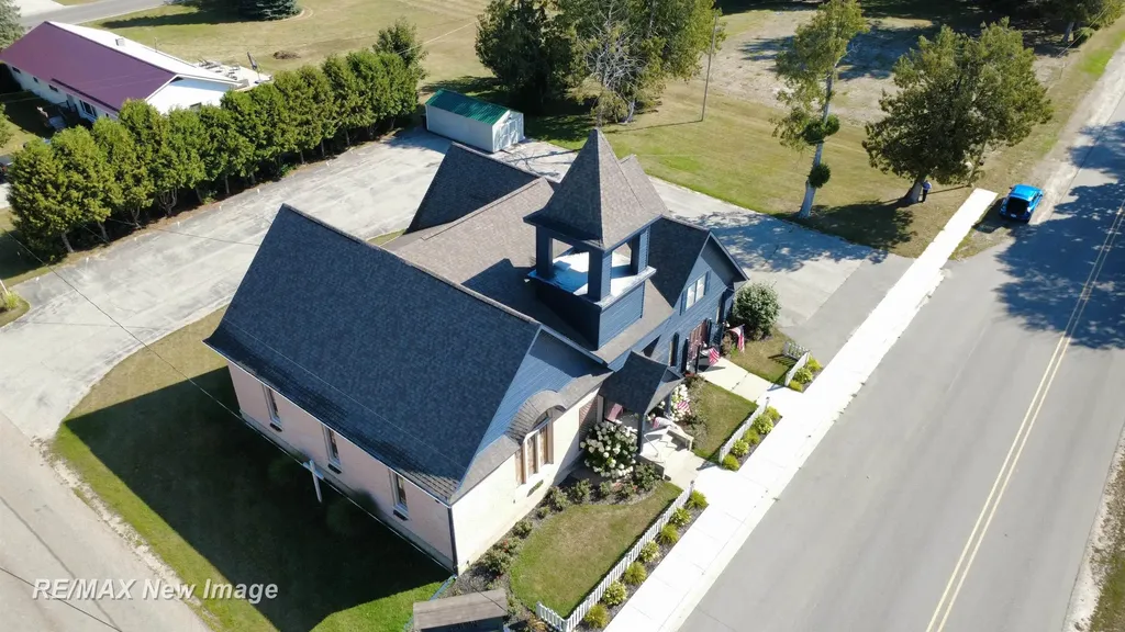 201 E Main Road Sterling Village MI 48659
