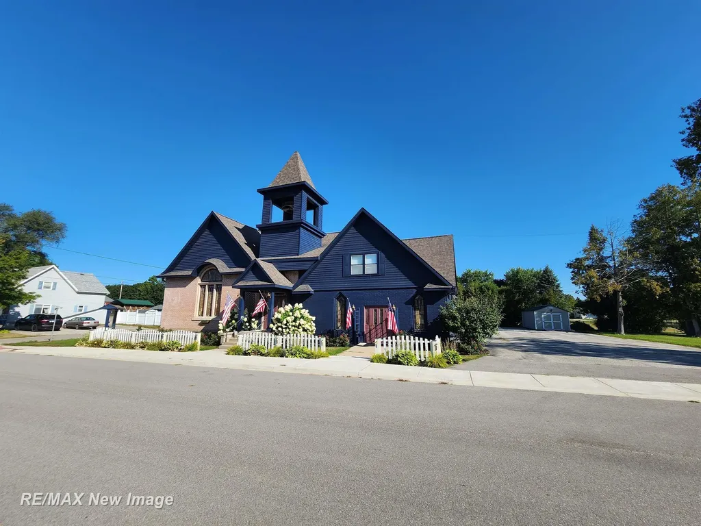 201 E Main Road Sterling Village MI 48659