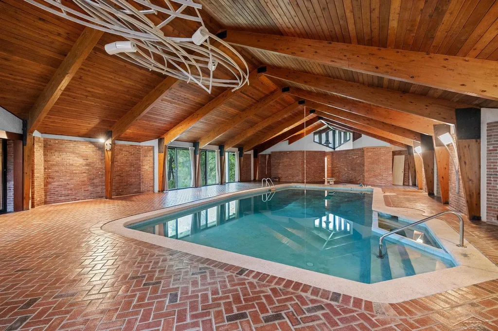 4535 N River Road Thomas Township MI 48623