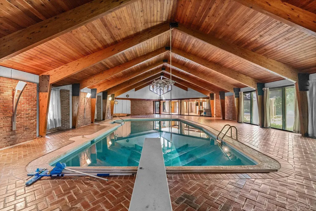 4535 N River Road Thomas Township MI 48623