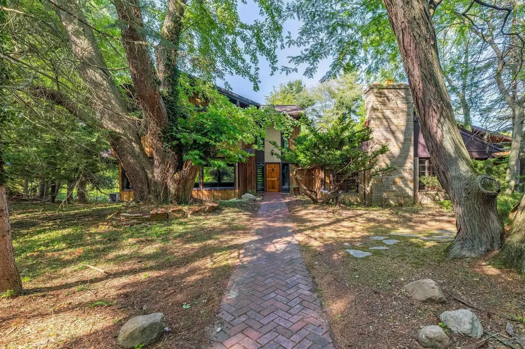 4535 N River Road Thomas Township MI 48623
