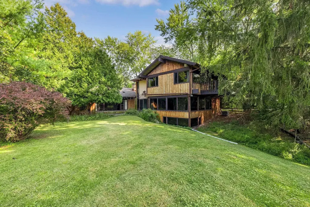 4535 N River Road Thomas Township MI 48623