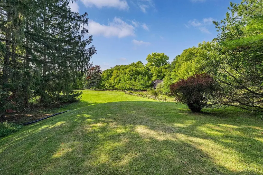 4535 N River Road Thomas Township MI 48623