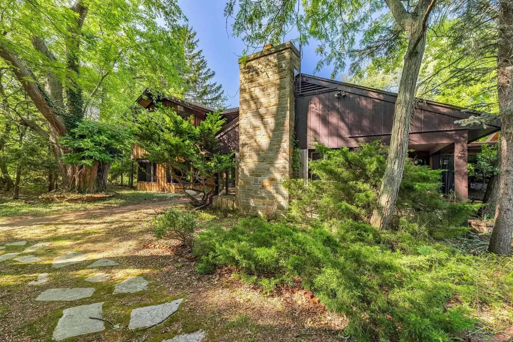 4535 N River Road Thomas Township MI 48623