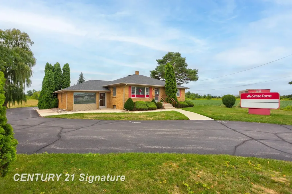 3741 Tittabawassee Road Saginaw Charter Township MI 48604