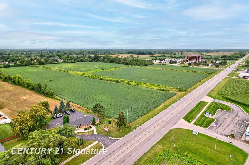 3741 Tittabawassee Road Saginaw Charter Township MI 48604