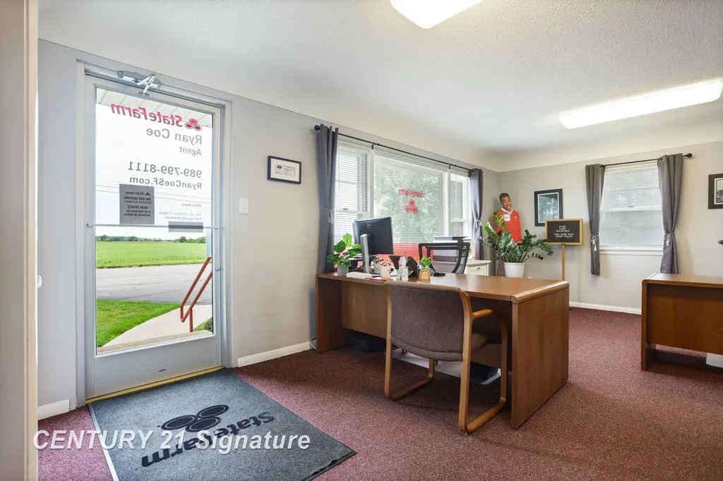 3741 Tittabawassee Road Saginaw Charter Township MI 48604
