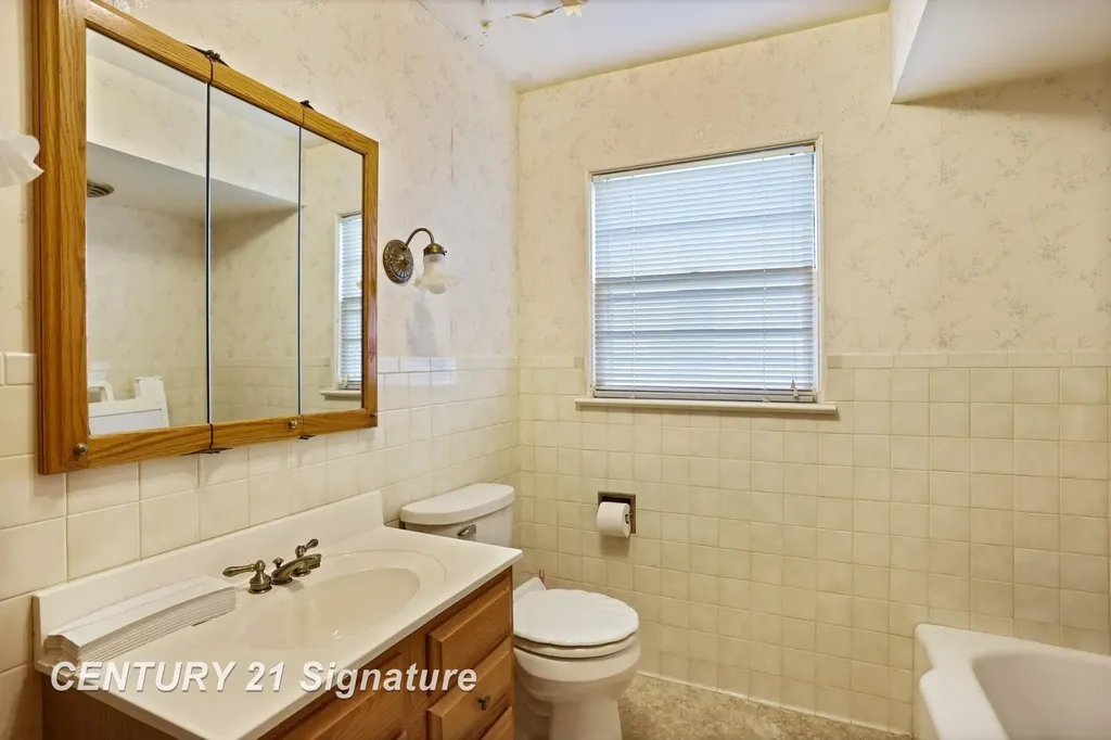 3741 Tittabawassee Road Saginaw Charter Township MI 48604