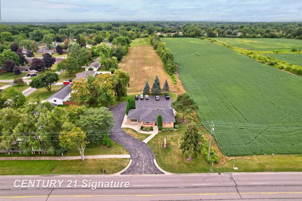 3741 Tittabawassee Road Saginaw Charter Township MI 48604
