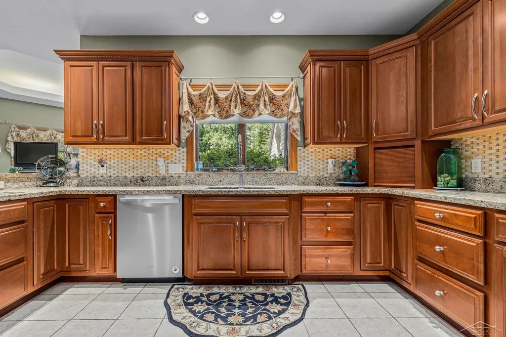 1238 W Center Road Hampton Charter Township MI 48732