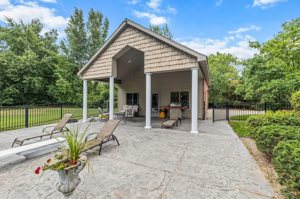 1238 W Center Road Hampton Charter Township MI 48732