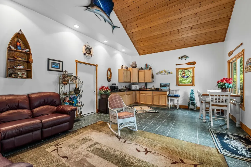 1238 W Center Road Hampton Charter Township MI 48732