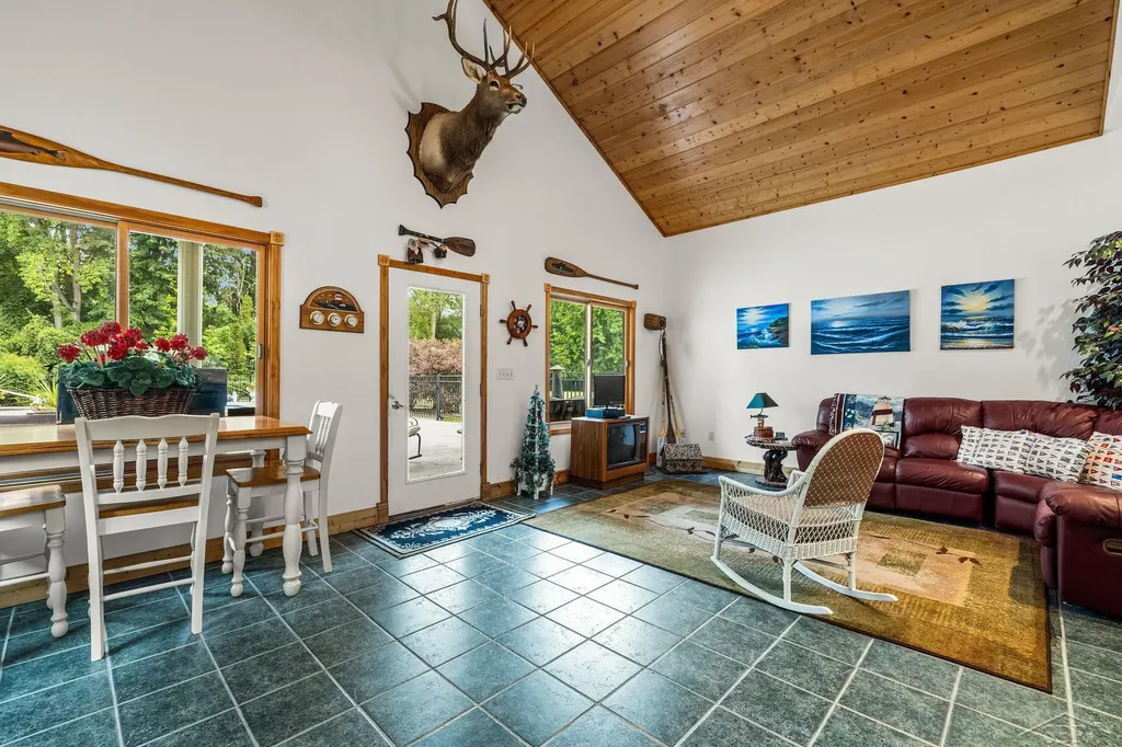 1238 W Center Road Hampton Charter Township MI 48732