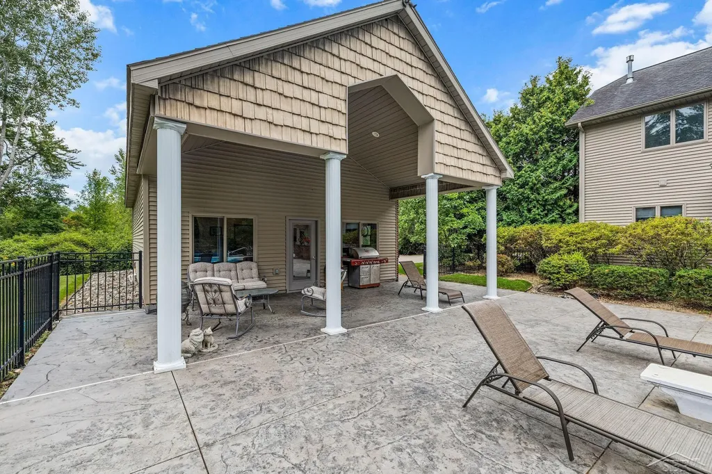 1238 W Center Road Hampton Charter Township MI 48732