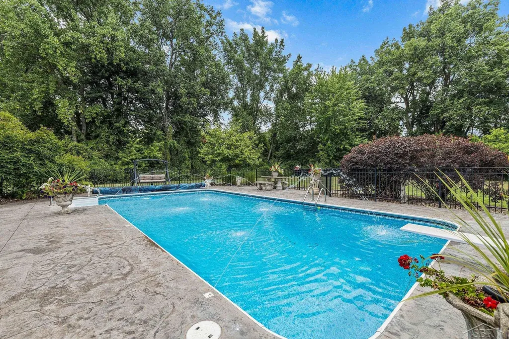 1238 W Center Road Hampton Charter Township MI 48732