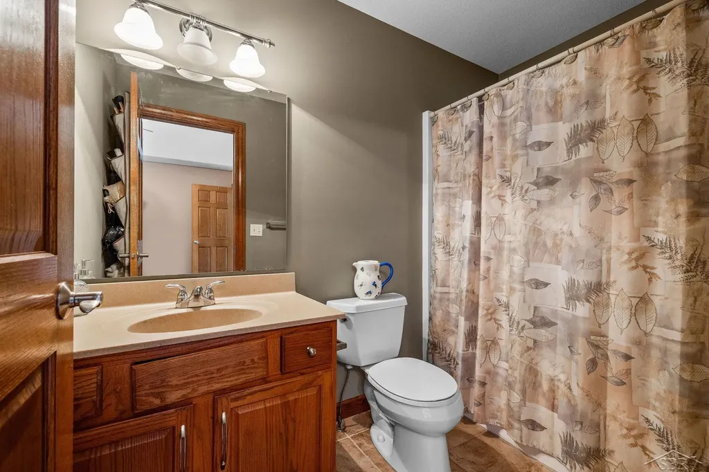 1238 W Center Road Hampton Charter Township MI 48732