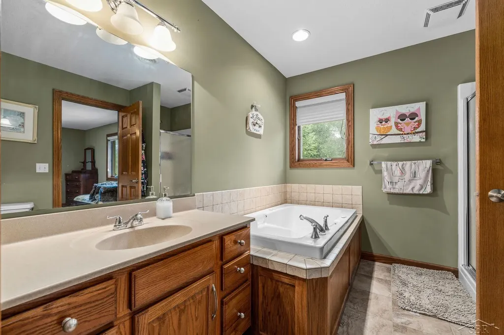1238 W Center Road Hampton Charter Township MI 48732