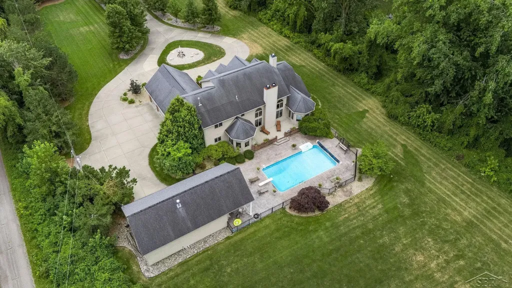 1238 W Center Road Hampton Charter Township MI 48732