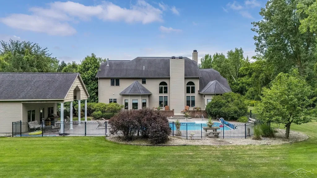 1238 W Center Road Hampton Charter Township MI 48732